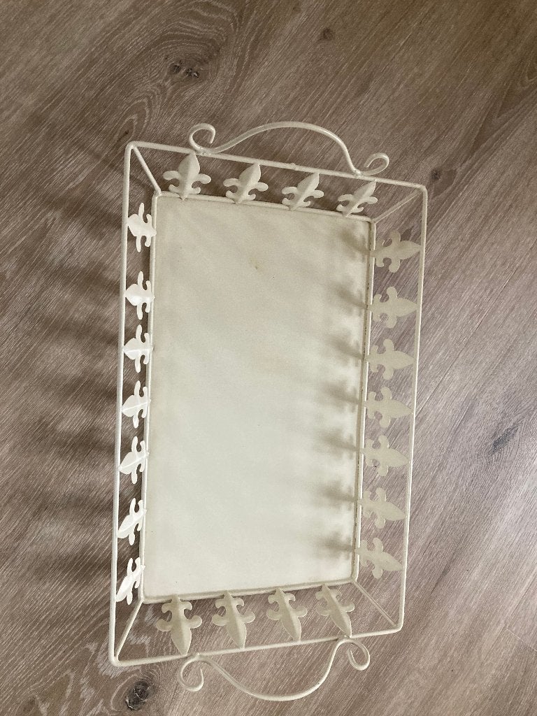 Dienblad metaal met fleur de lys motieven, Beige, Overige typen, Ophalen of Verzenden, Zo goed als nieuw