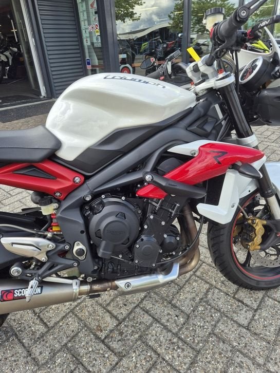 TRIUMPH STREET TRIPLE R ABS (bj 2013) 34,854 km, 675 cc, Motorrijbewijs A, Bedrijf, Meer dan 35 kW