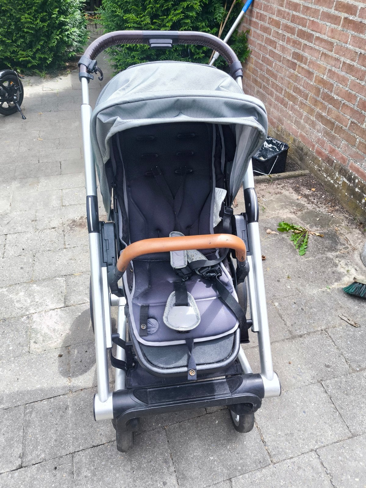 Mutsy kinderwagen, grijs met bruine accenten, Gebruikt, Verstelbare duwstang, Mutsy, Ophalen