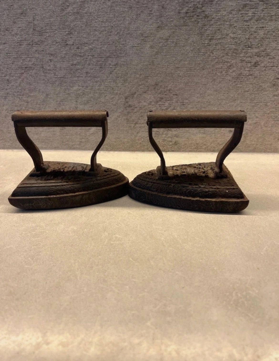 Strijkijzers 2 stuks vintage, Ophalen of Verzenden