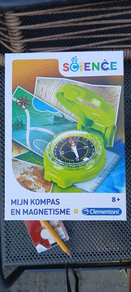 Science Mijn kompad en magnetisme Clementoni, Ophalen of Verzenden, Zo goed als nieuw, Ontdekken