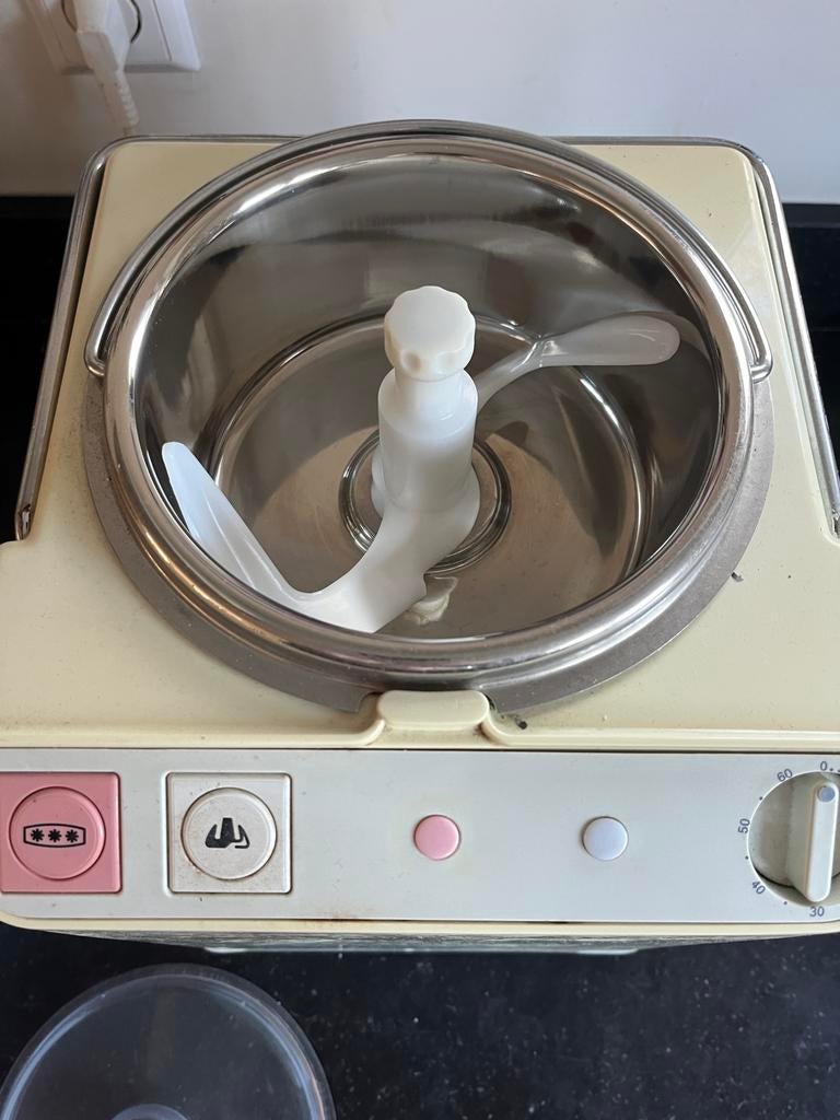 Magimix IJs Machine - Weinig Gebruikt, Ophalen, Zo goed als nieuw, Zelfvriezend