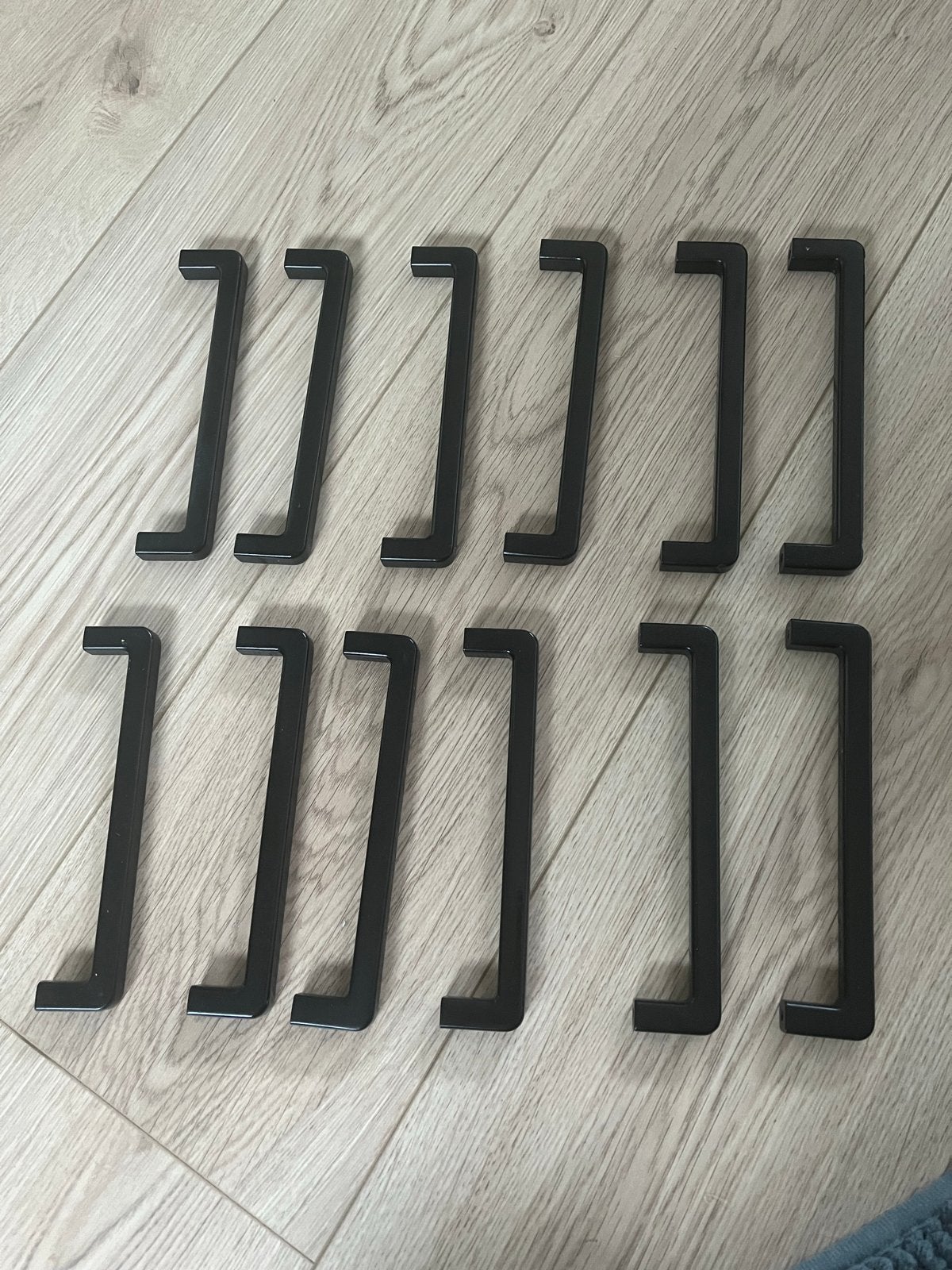 10x Furnipart handgrepen - Zwart metaal, Ophalen of Verzenden, Zo goed als nieuw, Zwart, Metaal