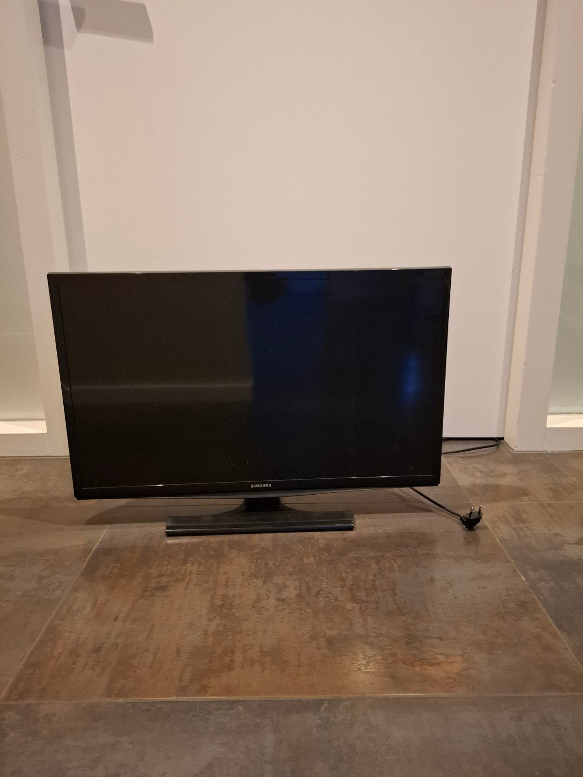 Samsung UE28J4100AW LED TV - 71 cm (28 inch), Audio, Tv en Foto, Televisies, 50 Hz, HD Ready (720p), Ophalen of Verzenden, Samsung