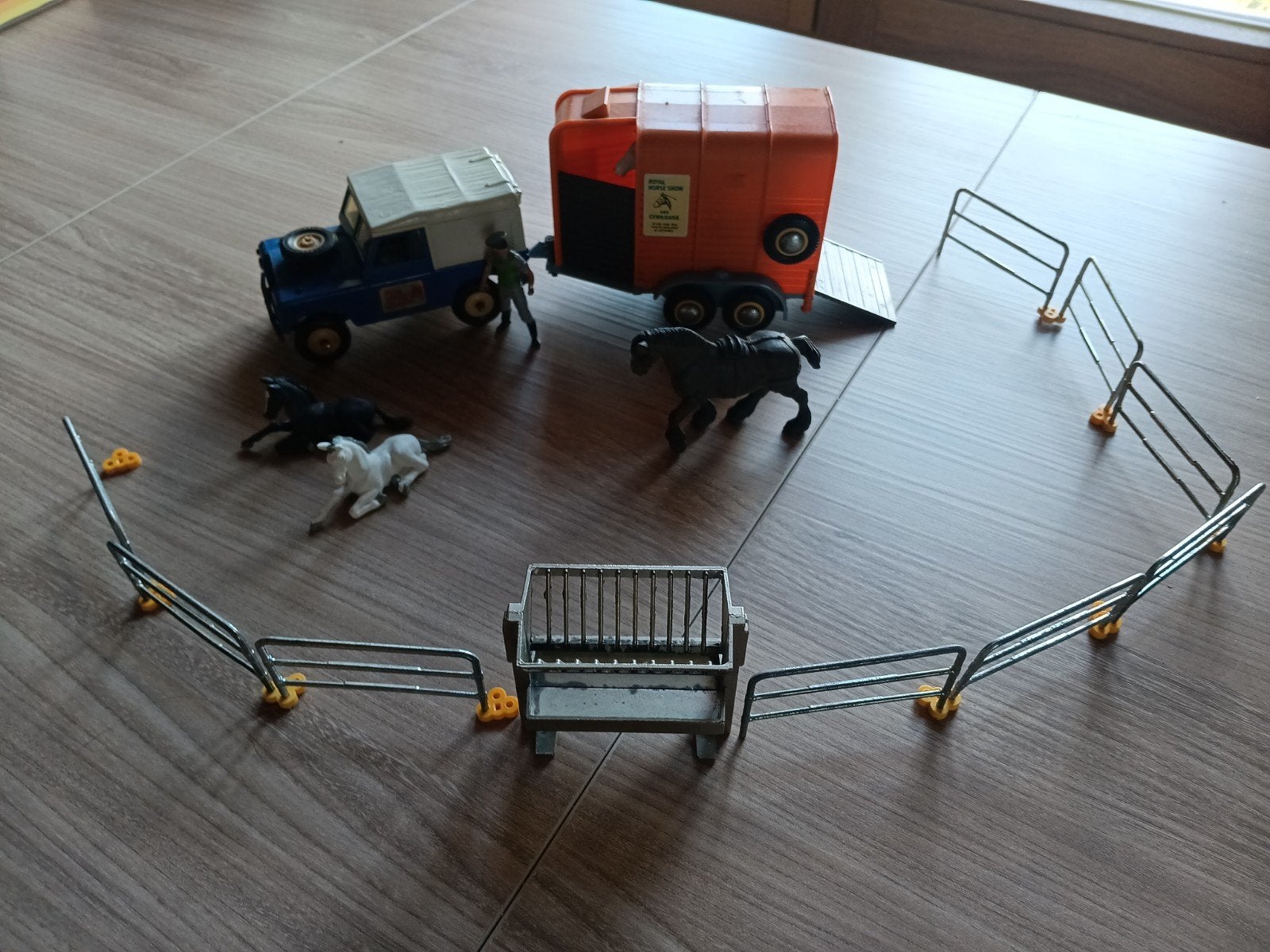 Britains defender  set, Verzenden, Zo goed als nieuw, Tractor of Landbouw, Britains