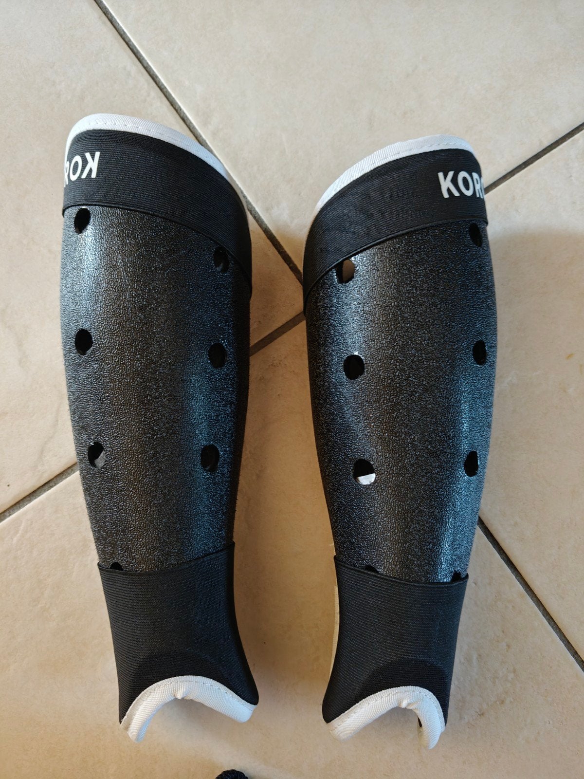 KOROK Scheenbeschermers Hockey Maat S, Ophalen of Verzenden, Nieuw, Overige typen