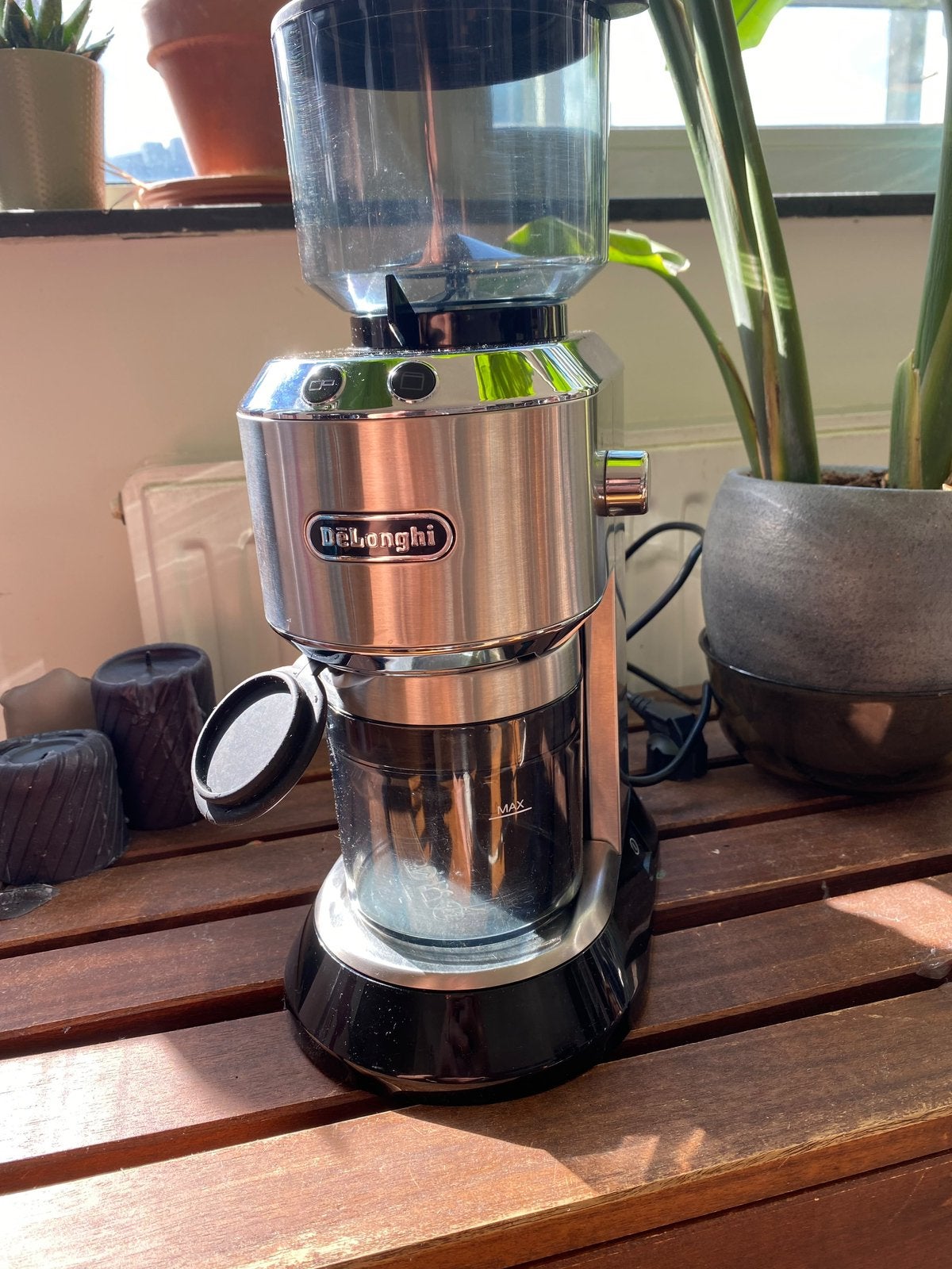 Delonghi Dedica KG520.M bonenmaler zo goed als nieuw, Ophalen, Zo goed als nieuw