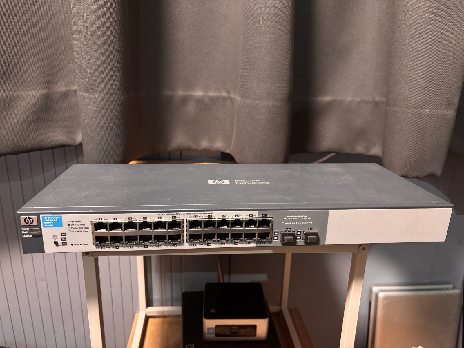 HP ProCurve 1810G-24 Switch J9450A - 24-poorts Gigabit, Ophalen of Verzenden, Gebruikt