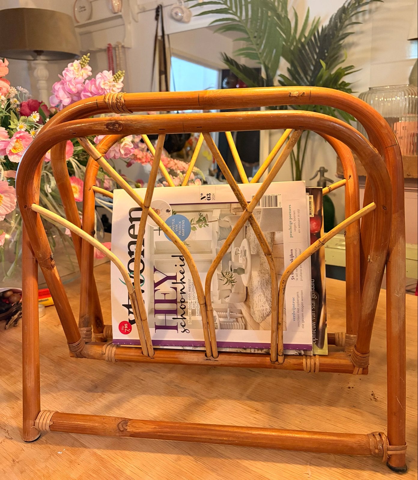 Rotan Bamboe Houten Lectuurmand - Vintage Stijl, Huis en Inrichting, Woonaccessoires | Krantenbakken en Lectuurbakken, Gebruikt