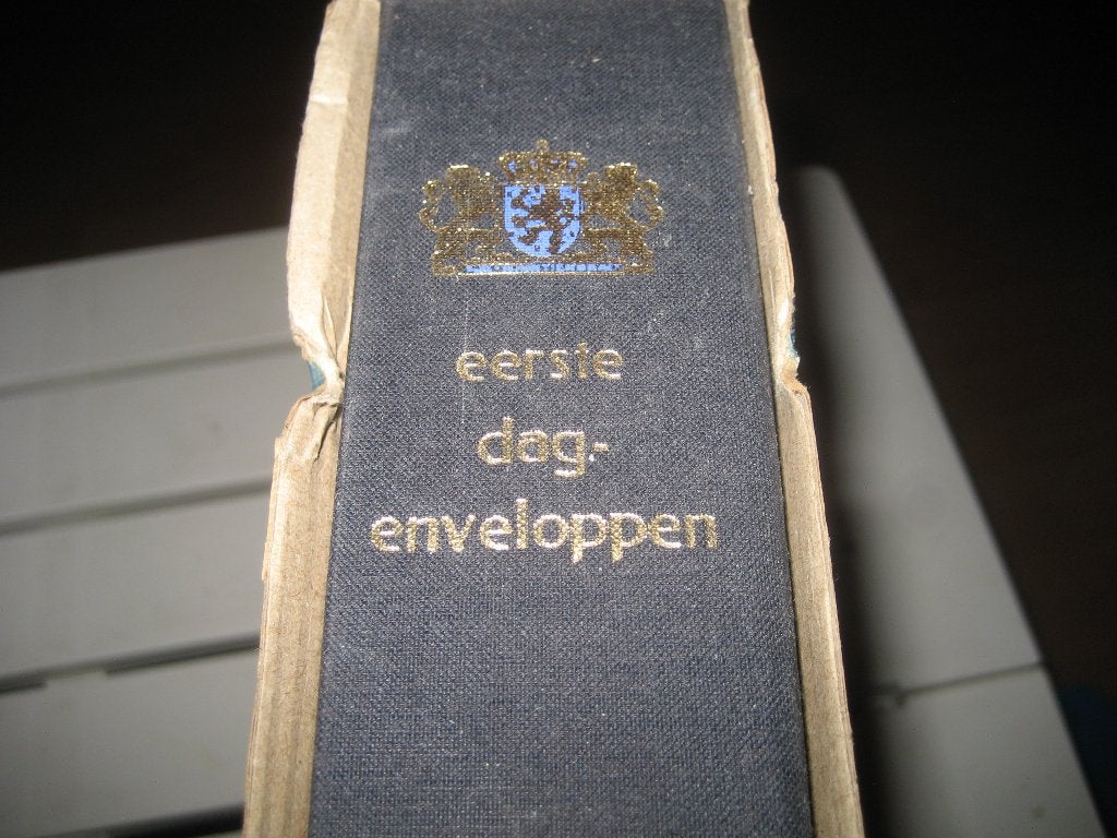 Eerste dag enveloppen 41 stuks in map  EE2, Ophalen of Verzenden, Onbeschreven, Nederland