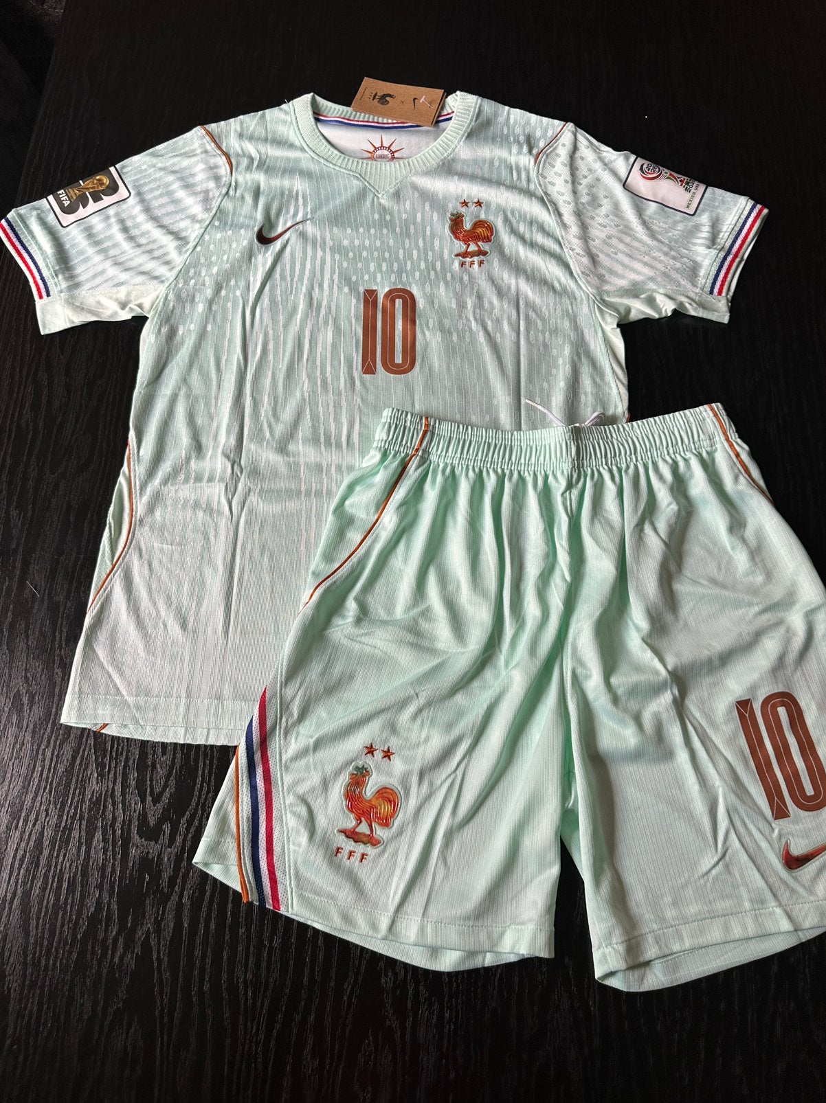 Frankrijk uittenue Mbappe 10 player version maat M/L, Ophalen of Verzenden, Zo goed als nieuw, Shirt