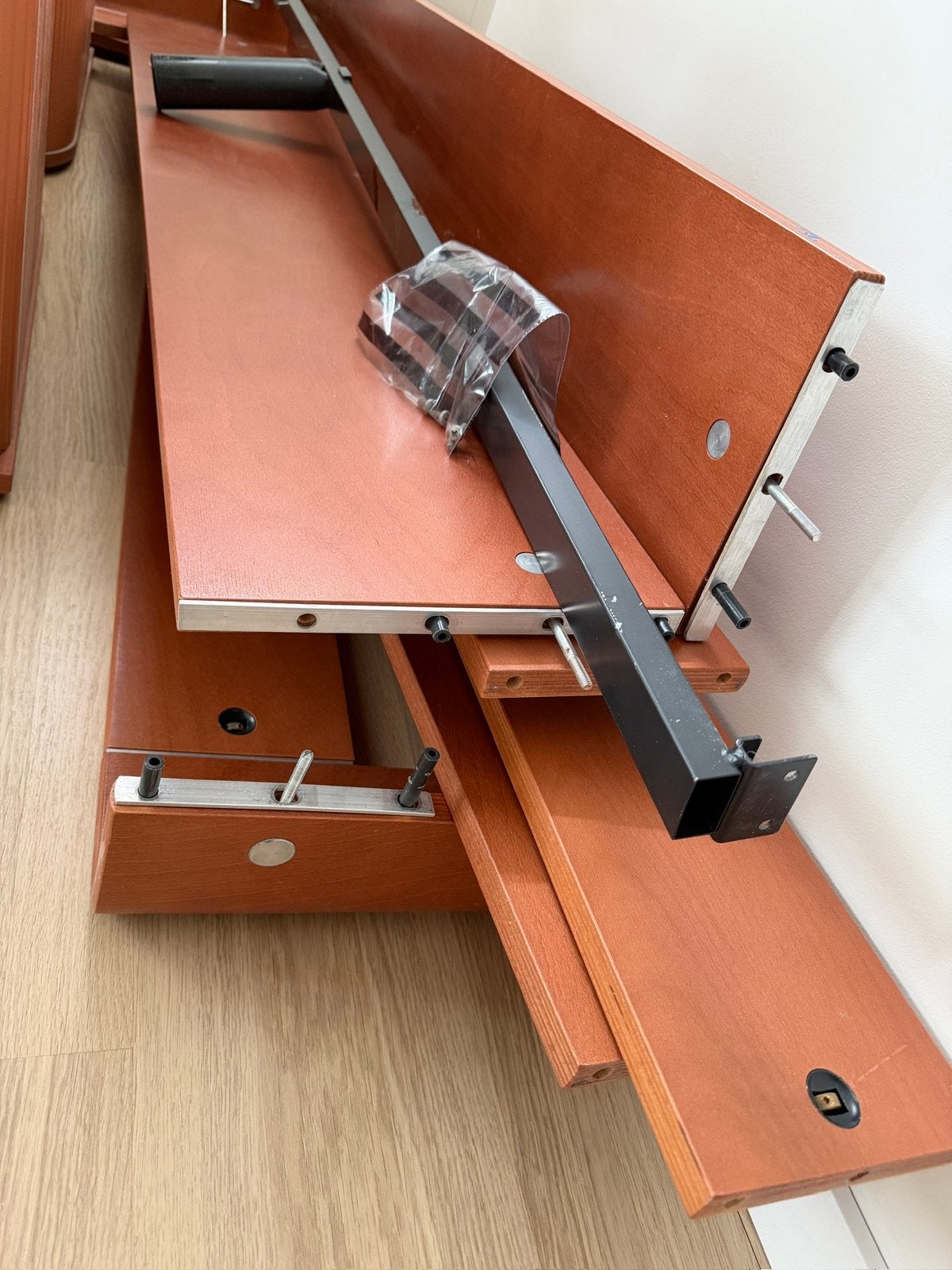 Auping Auronde met achterwand kersen 180 210, Ophalen, 210 cm, Tweepersoons, Zo goed als nieuw