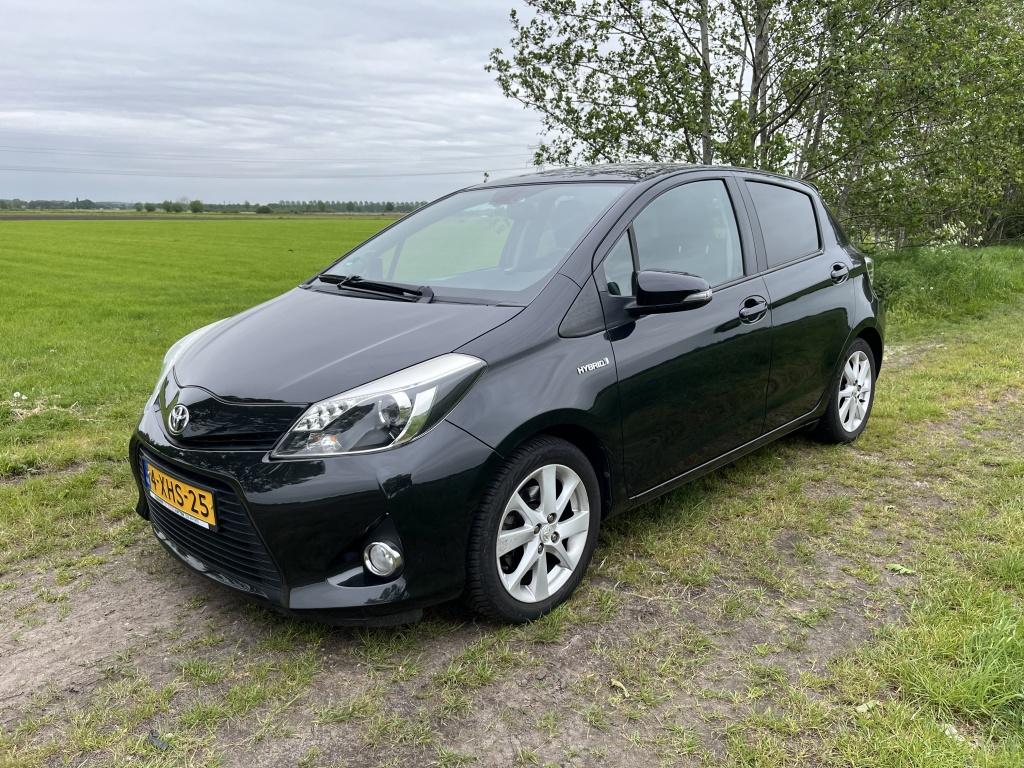 Toyota Yaris 1.5 Hybrid Dynamic (bj 2014, automaat), Auto's, Automaat, Euro 5, 1497 cc, Gebruikt