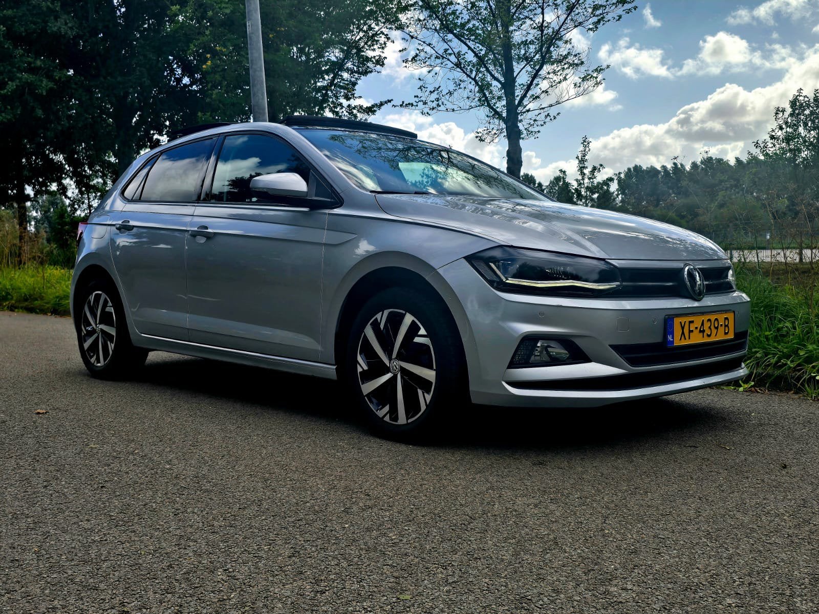 Volkswagen Polo 1.0 TSI Highline LED/Panorama/Carplay/Nav, Auto's, Zwart, 95 pk, Handgeschakeld, Particulier