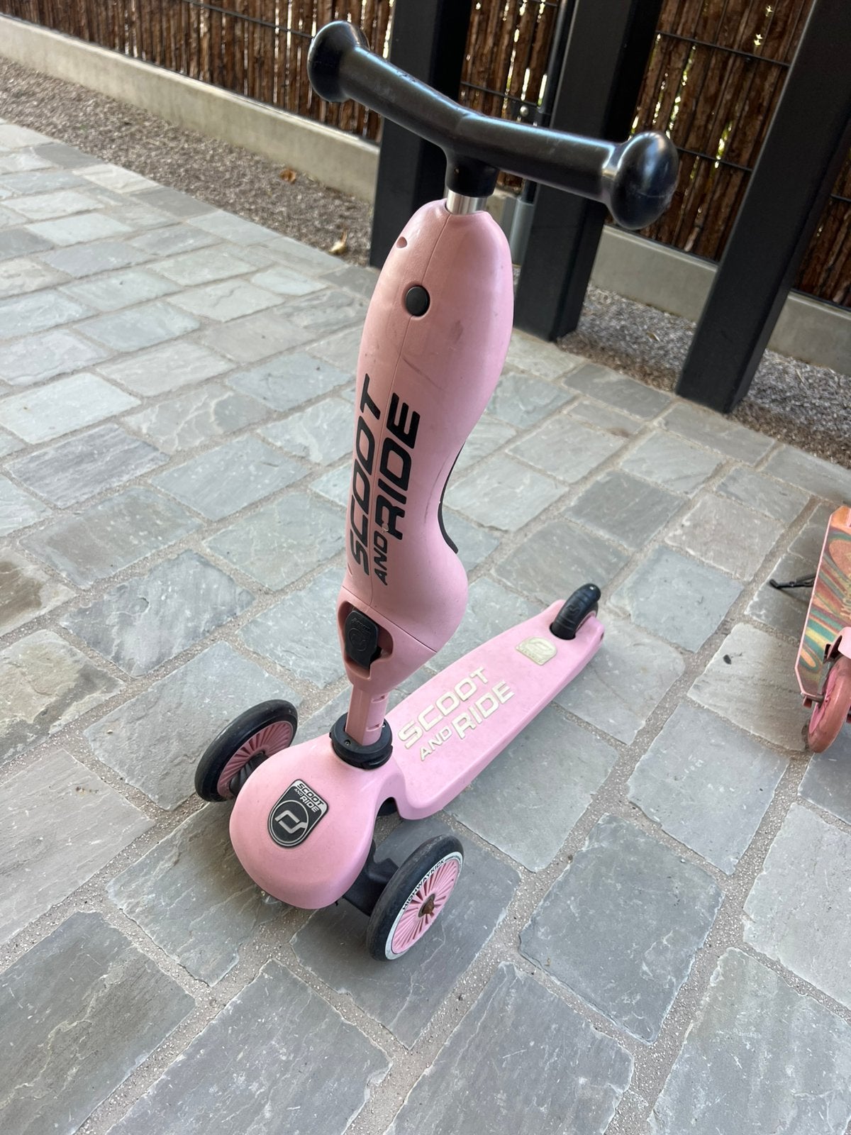Scoot and ride roze, Fietsen en Brommers, Steps, Ophalen of Verzenden, Zo goed als nieuw, Gewone step