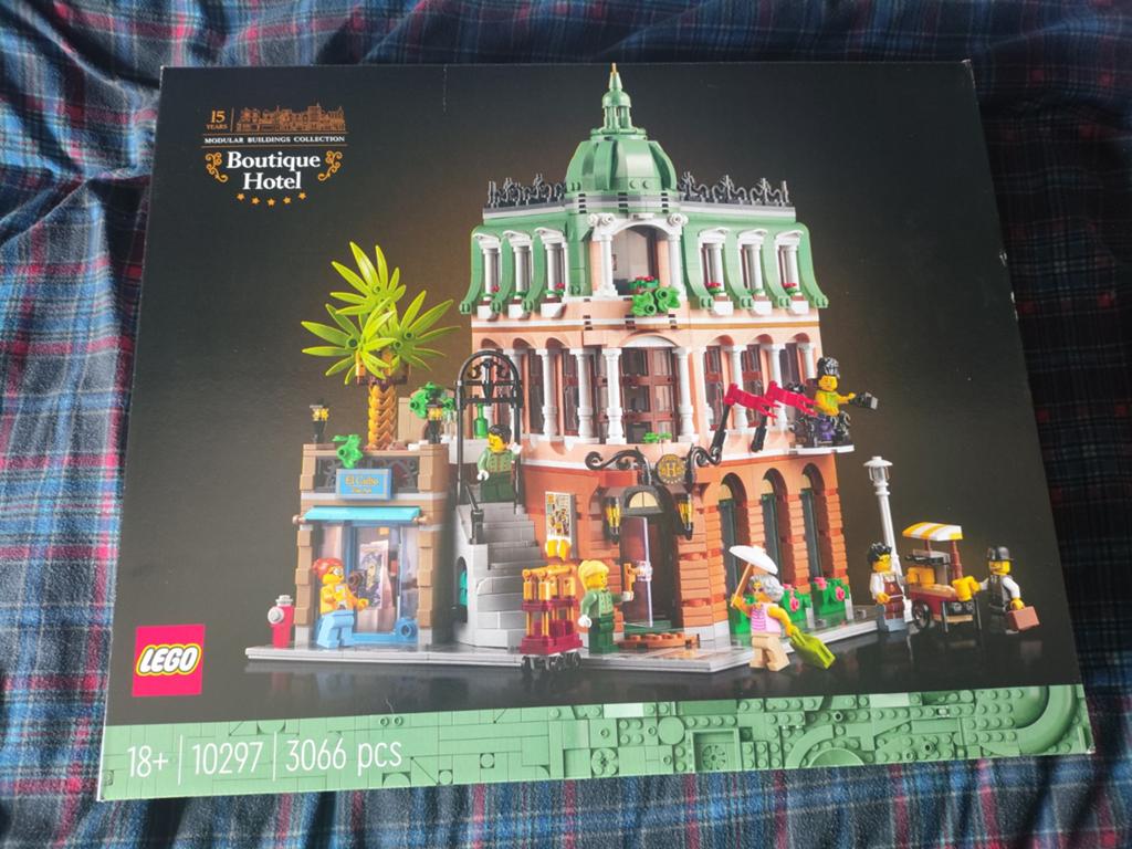Lego Boutique Hotel 10297 - Nieuw en Ongeopend, Lego, Nieuw, Ophalen of Verzenden, Icons