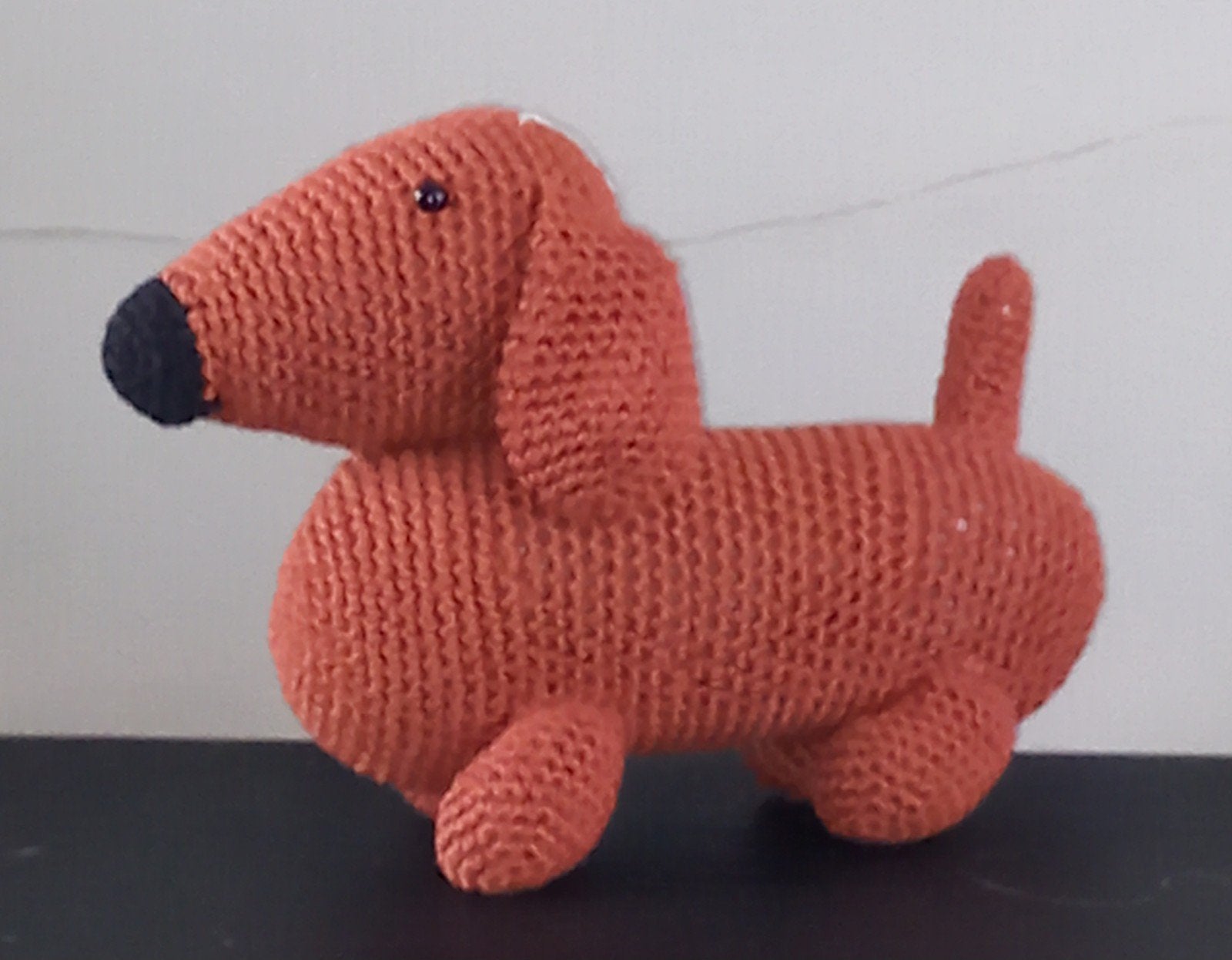 Schattige Teckel Knuffel -  gehaakte Hondje, Kinderen en Baby's, Overige merken, Nieuw, Middelgroot (20 tot 80 cm), Bruin