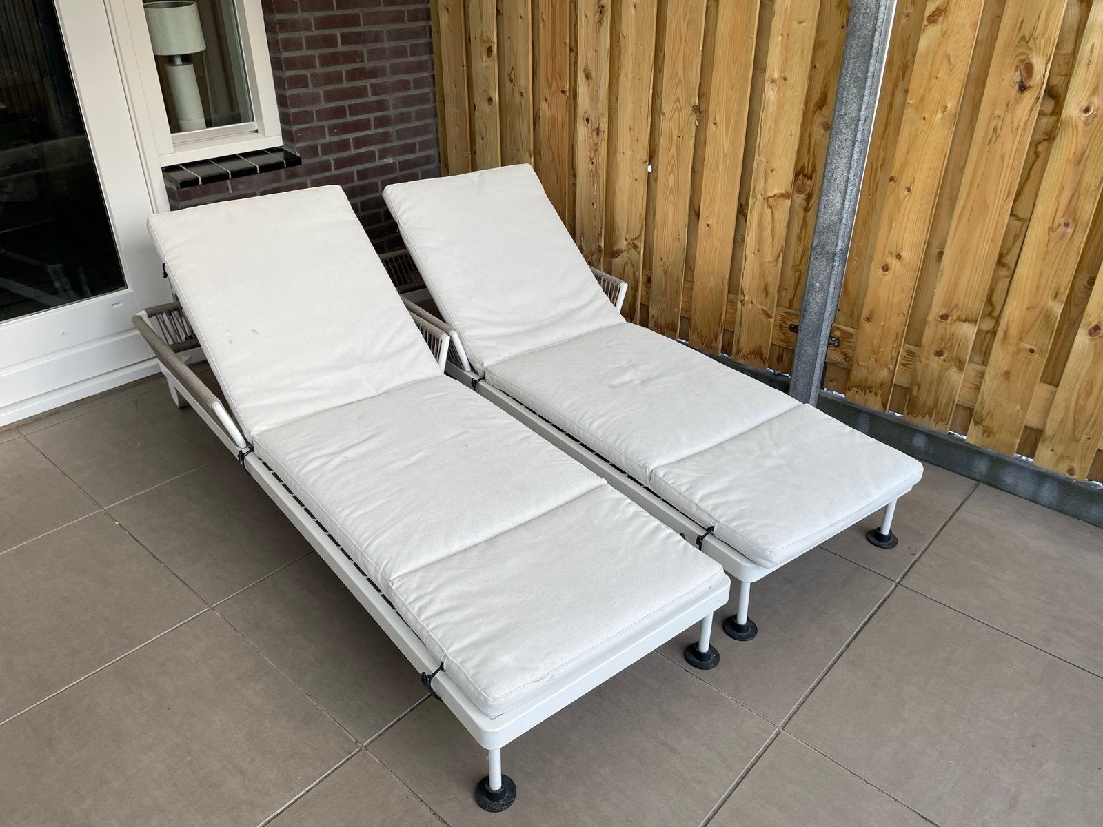 2 Nette ligbedden voor buiten/tuin Ikea SEGERÖN wit/beige, Tuin en Terras, Ophalen, Gebruikt, Metaal, Verstelbaar