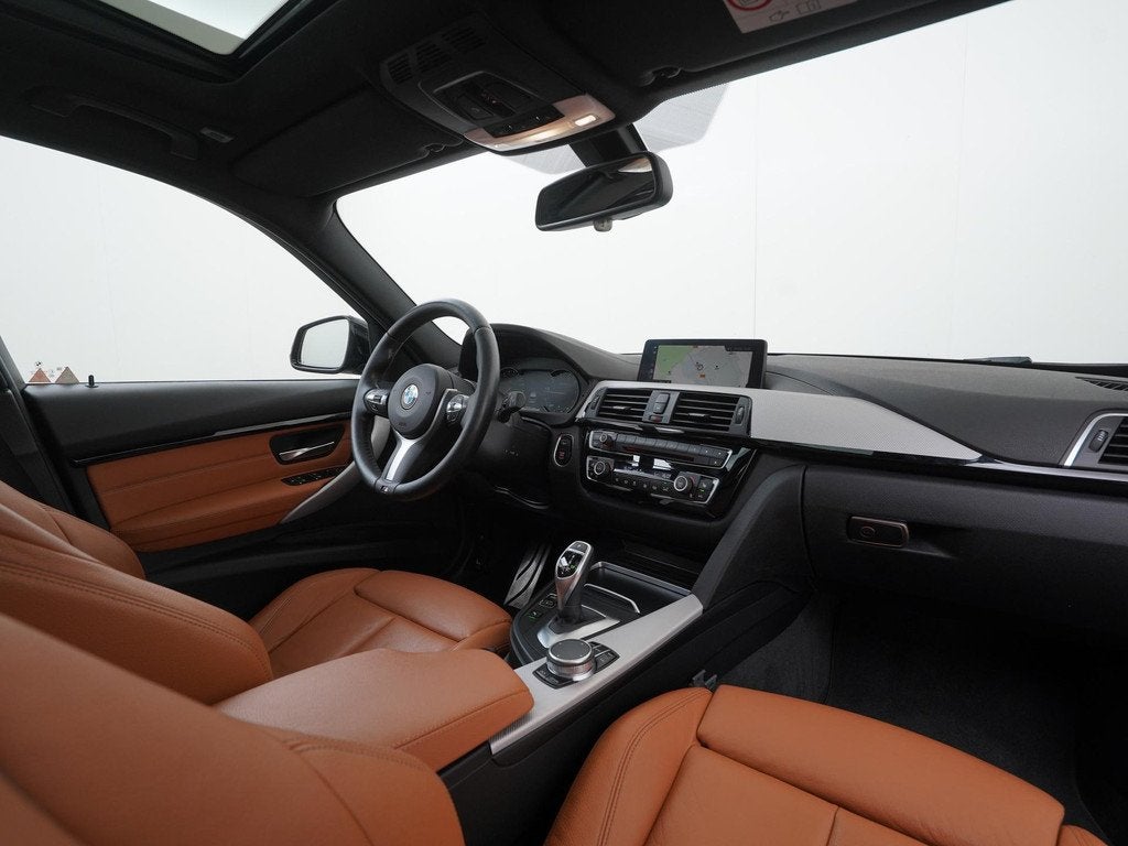 BMW 3 Serie Touring 320i M Sport Shadow High Executive | Pan, Auto's, BMW, Automaat, Achterwielaandrijving, Euro 6, 4 cilinders