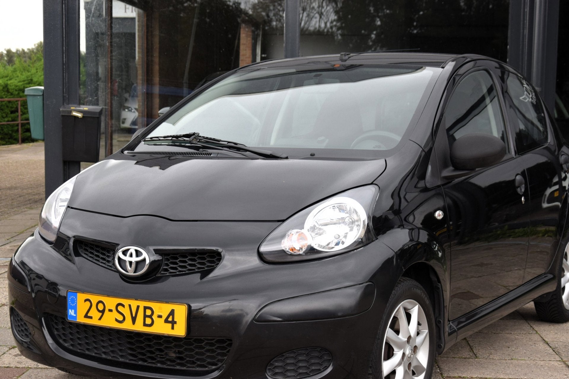 Toyota Aygo 1.0-12V Now Carplay Airco Achterruitcamera, Auto's, Voorwielaandrijving, Euro 5, Gebruikt, 4 stoelen