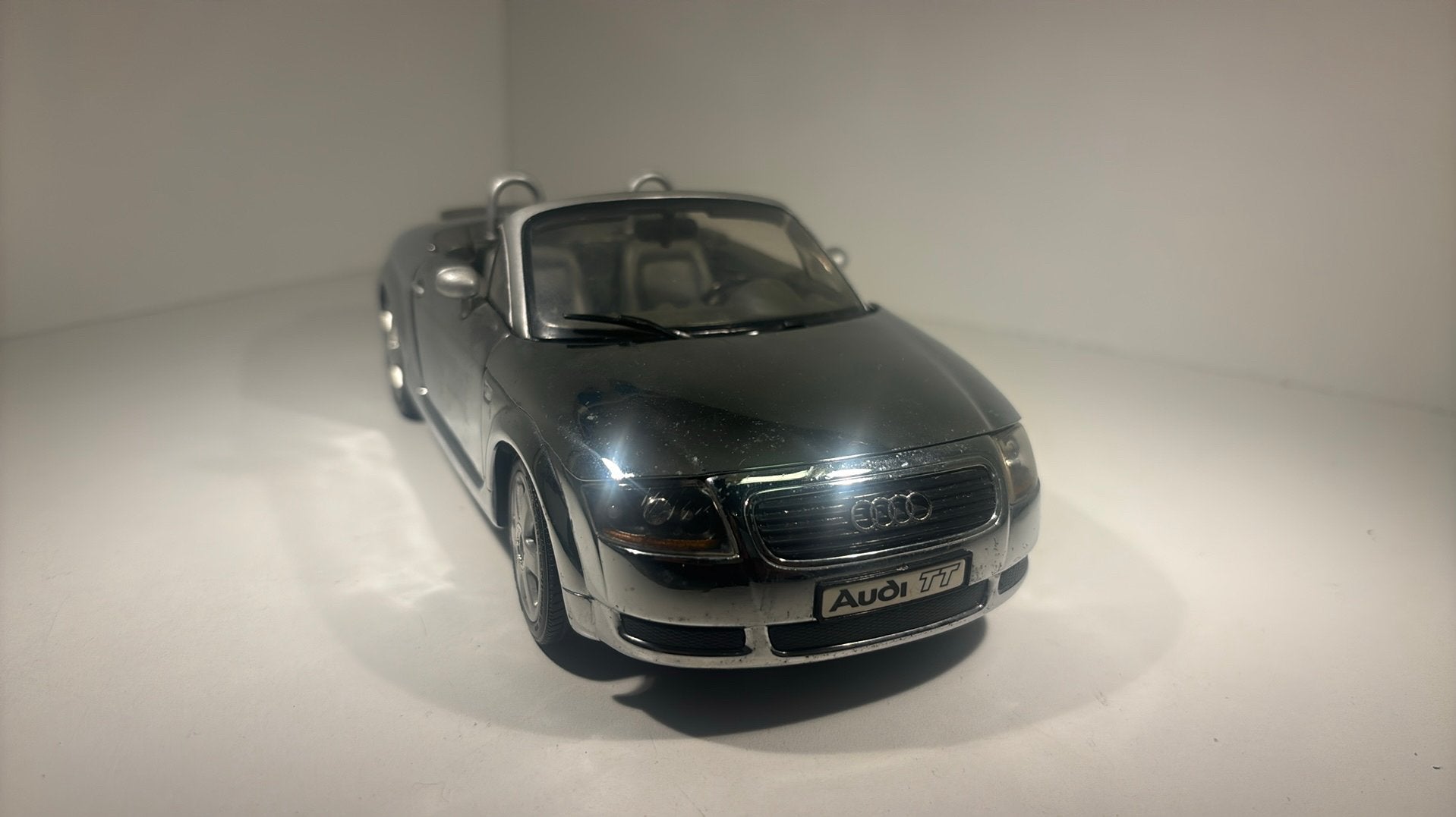 Audi tt chroom revell 1.18, Revell, Ophalen of Verzenden, A, A