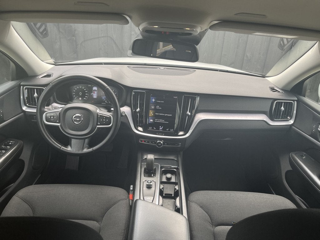 Volvo V60 2.0 B3 Core Carplay / Led / ACC / Clima (bj 2021), Auto's, Euro 6, 4 cilinders, 1969 cc, 1634 kg