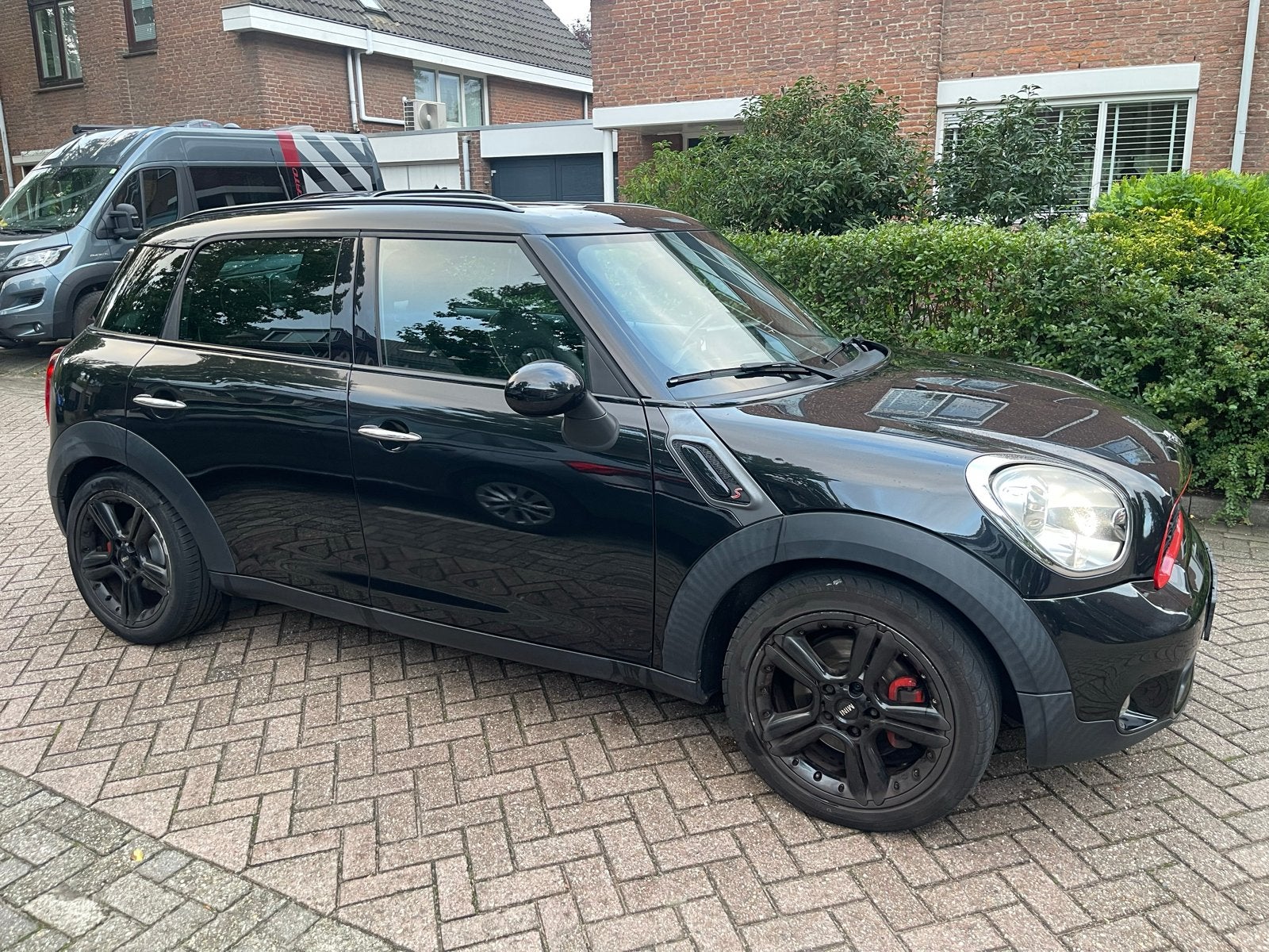 Foto 3 van Mini Countryman 1.6 Cooper S All4 AUT 2010 Zwart