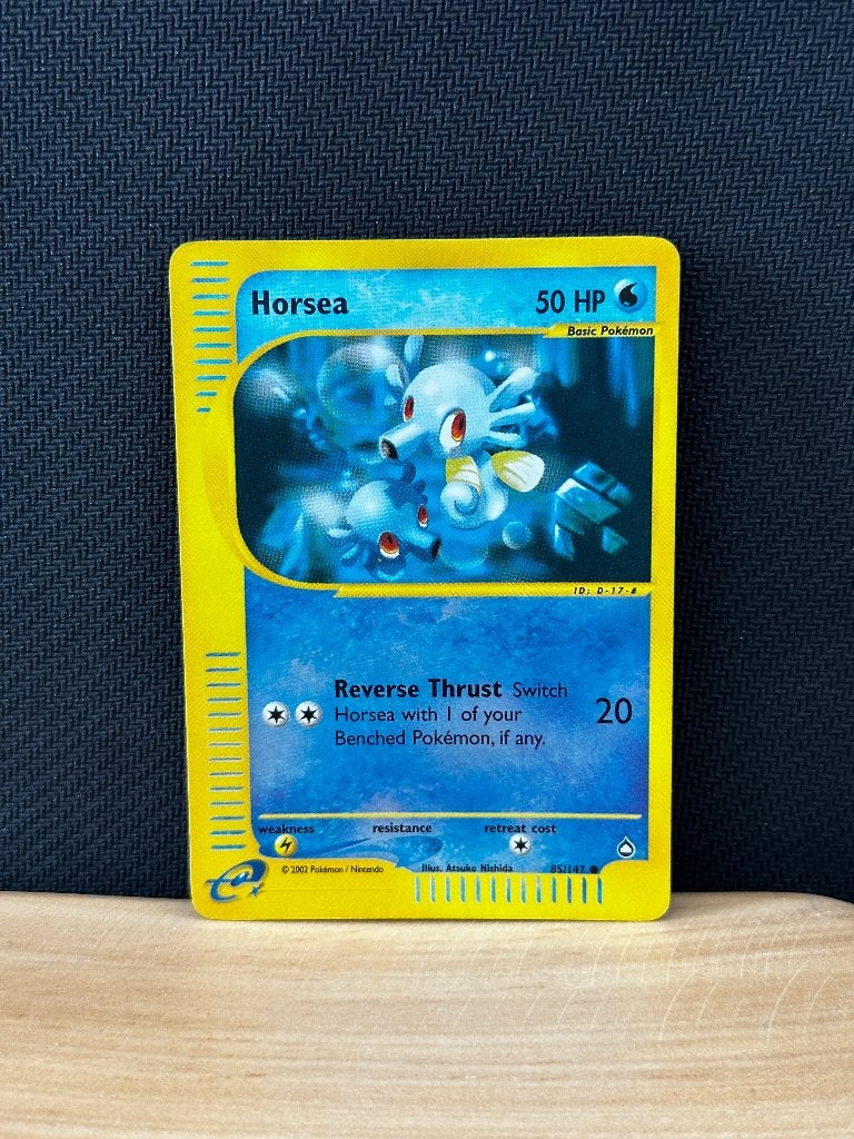 Horsea - 85/147 Aquapolis - Vintage Pokémon Card, Ophalen of Verzenden, Zo goed als nieuw, Losse kaart, Foil
