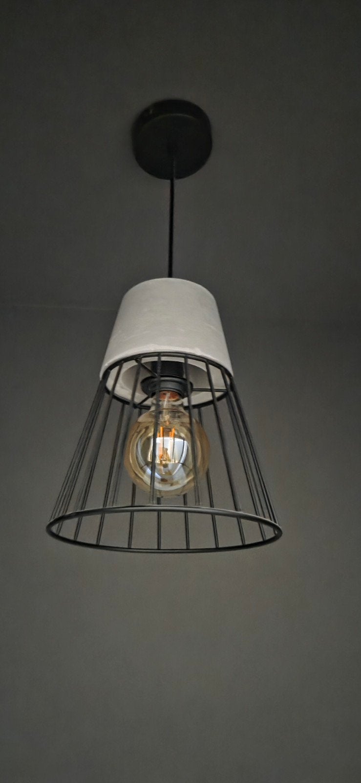 Moderne hanglamp met draadkooi design, Ophalen of Verzenden, Zo goed als nieuw, Metaal