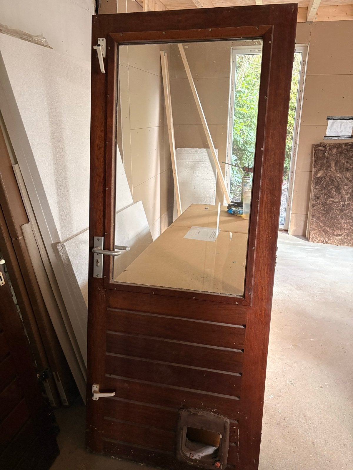 Houten deur met glas en kattenluik, Ophalen, Gebruikt, 80 tot 100 cm, Buitendeur