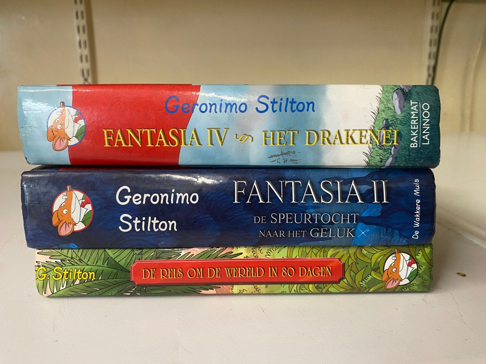 Geronimo stilton, 3 leuke boeken, Ophalen of Verzenden, Zo goed als nieuw, Non-fictie
