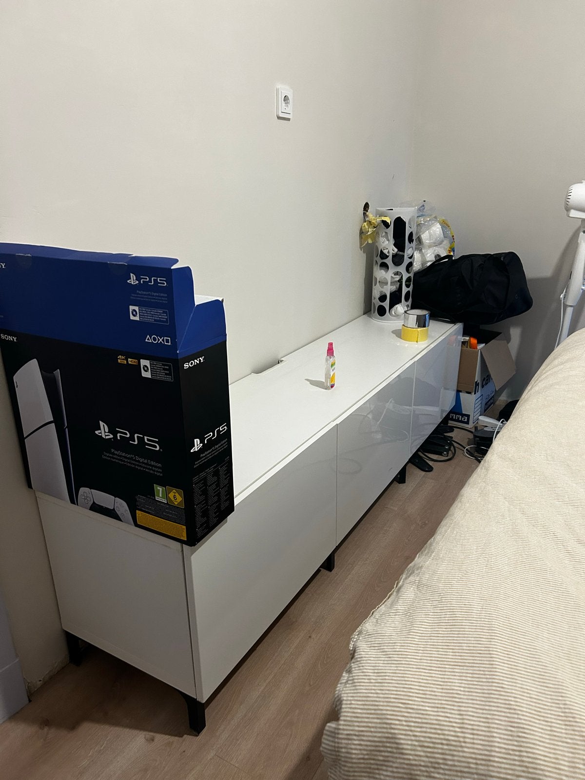 IKEA Besta Meubel 180x42x38 inclusief kabelgoot, Huis en Inrichting, Kasten | Televisiemeubels, Ophalen, Gebruikt, 150 tot 200 cm