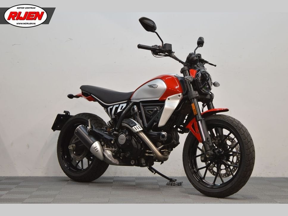 DUCATI SCRAMBLER ICON (bj 2023), Motoren, DUCATI, 2 cilinders, Motorrijbewijs A, Bedrijf