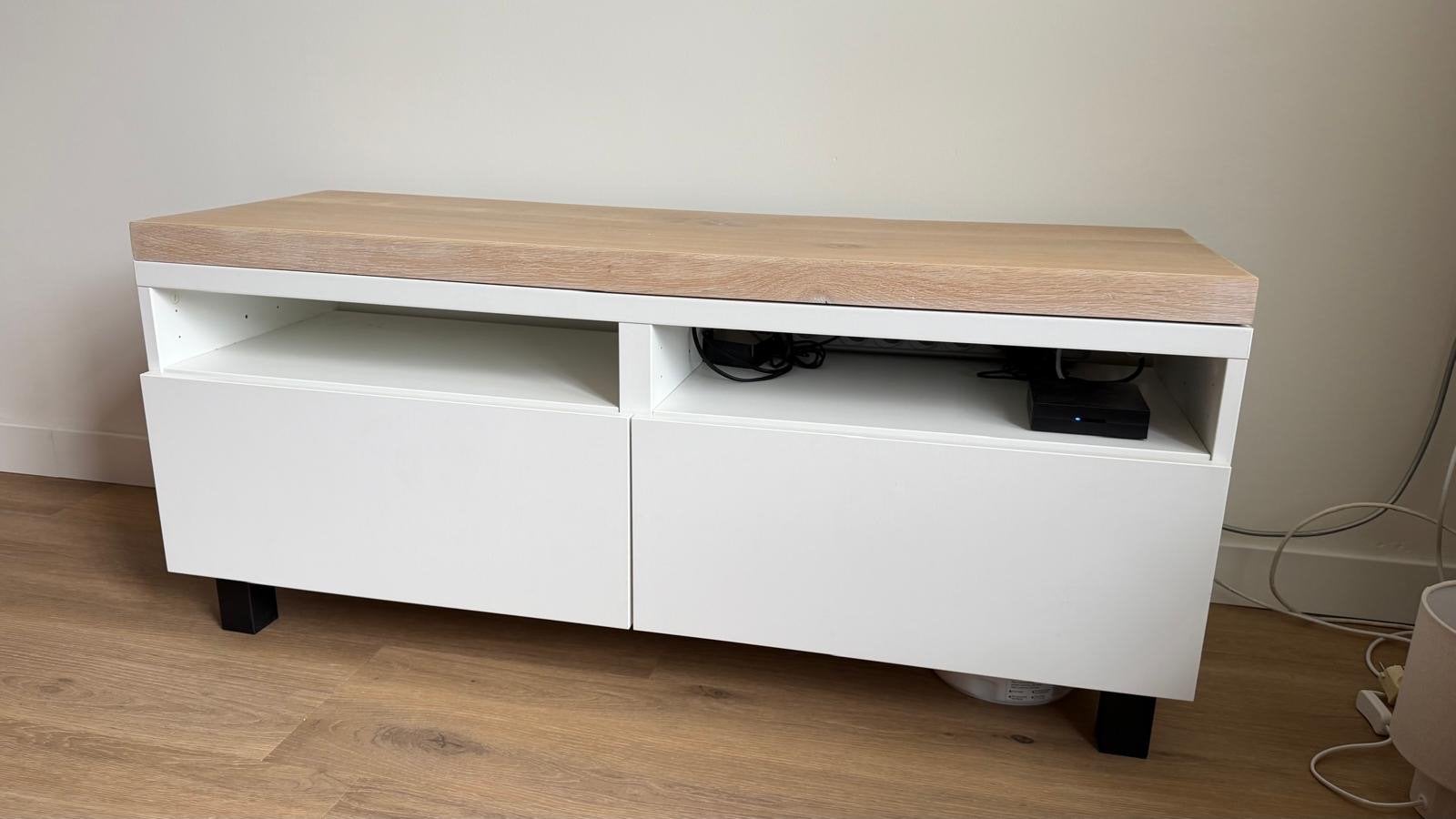 IKEA Besta TV meubel met massief eiken plank, 120x40x53cm, Ophalen, 100 tot 150 cm, Eikenhout, Zo goed als nieuw