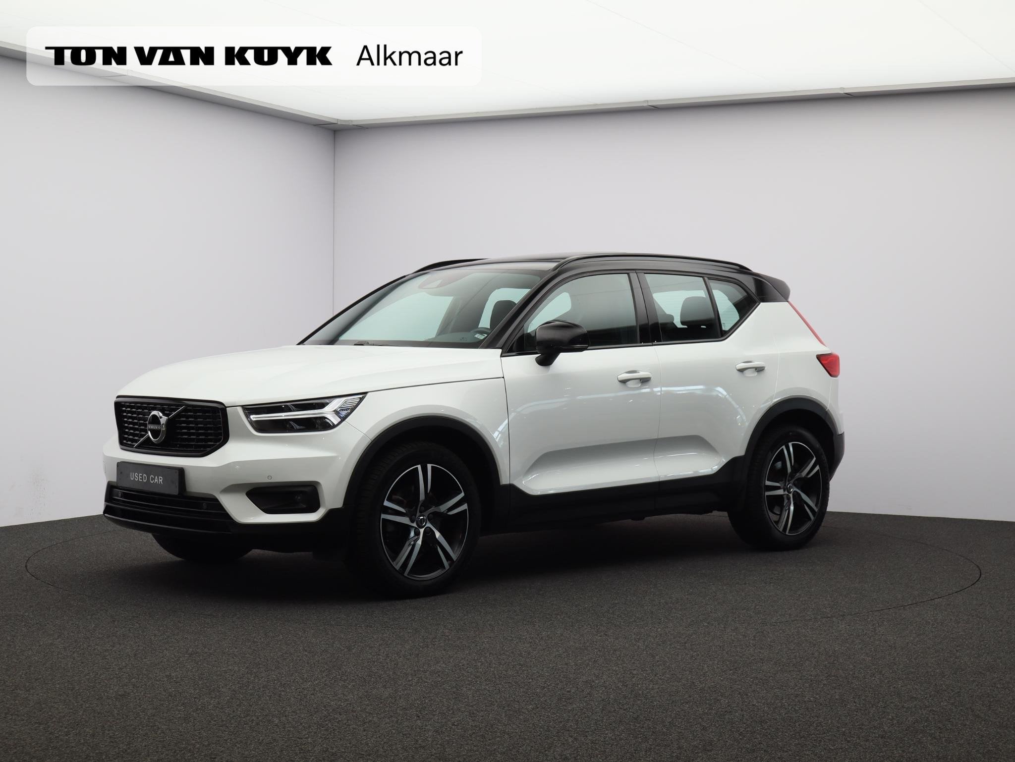 Volvo XC40 2.0 T4 R-Design / Trekhaak / Panoramadak / Adapti