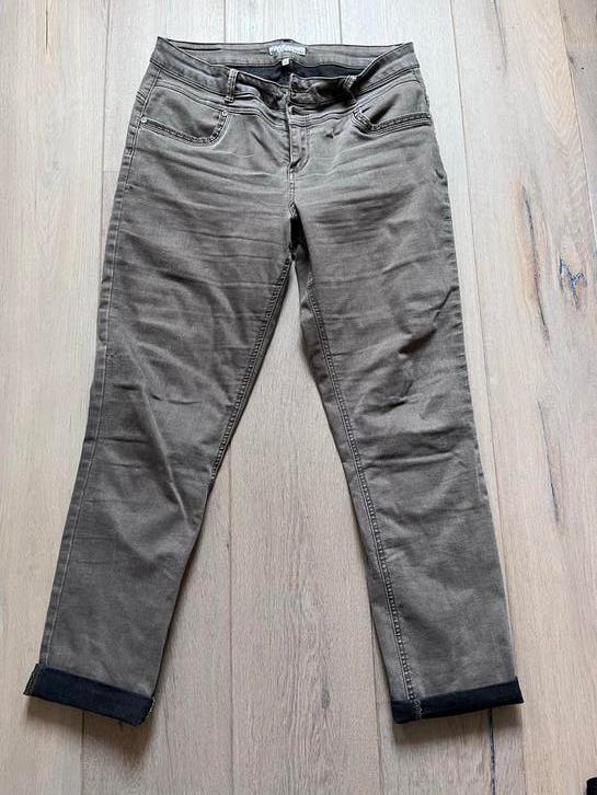 Bruine Red Button broek, maat 42, Kleding | Dames, Broeken en Pantalons, Bruin, Maat 42/44 (L), Ophalen of Verzenden, Zo goed als nieuw