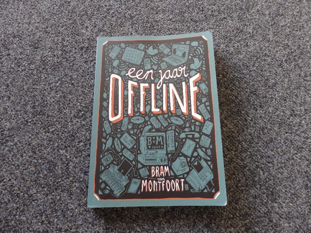 Een jaar Offline Bram van Montfoort, Ophalen of Verzenden, Zo goed als nieuw, Sociale psychologie, Bram van Montfoort