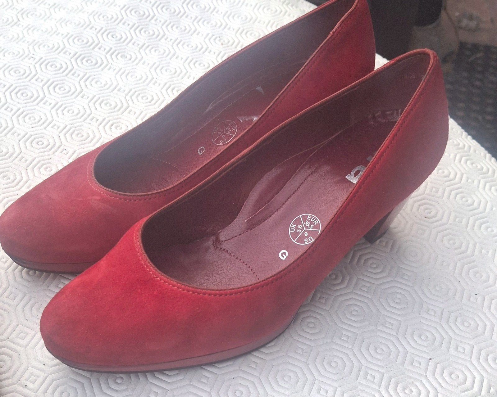 rode pumps Ara 36,5, Kleding | Dames, Schoenen, Ophalen of Verzenden, Zo goed als nieuw, Rood