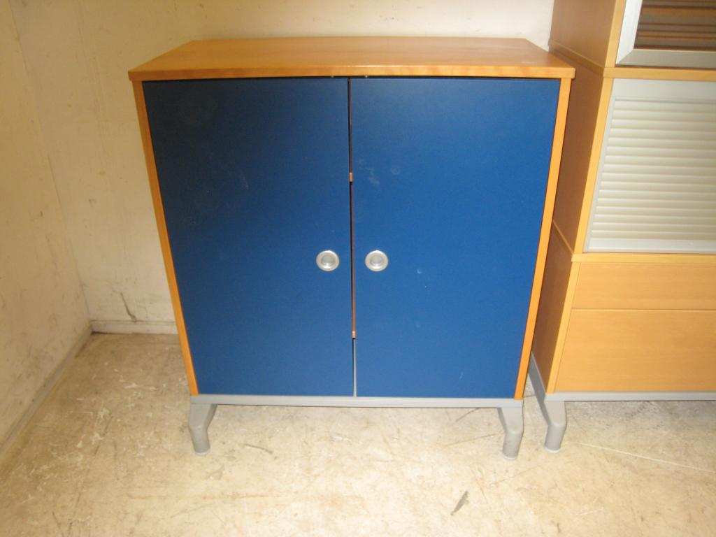IKEa Effektiv kastje met blauwe deurtjes, Niet ingevuld, Gebruikt, Niet ingevuld, Niet ingevuld
