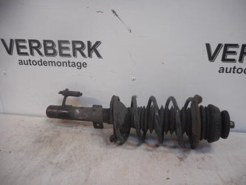 VEERPOOT LINKS VOOR Ford Ka I (01-1996/11-2008), Auto-onderdelen, Gebruikt, Ophalen of Verzenden, Henry-Ford-Straße 1 50735 Köln, DE