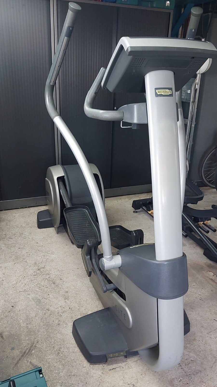 TECHNOGYM EXCITE 700 SYNCHRO CROSSTRAINER, Ophalen, Gebruikt, Benen, Overige typen
