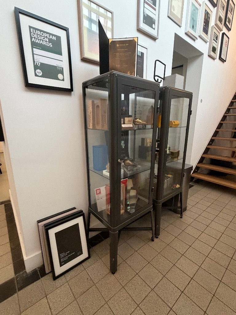 2x IKEA Fabrikor Vitrinekast, Ophalen, Met deur(en), 50 tot 100 cm, Zo goed als nieuw