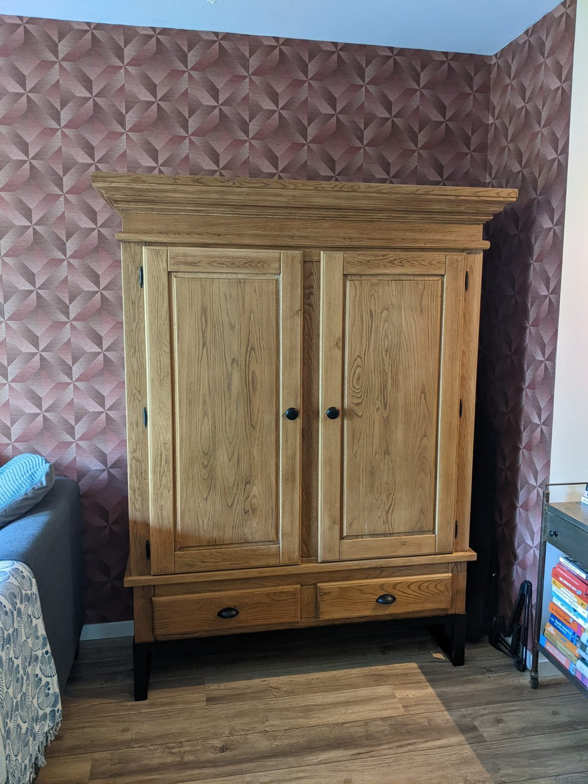 Unieke opgeknapte landelijke kast met stalen frame, Ophalen, Zo goed als nieuw, 50 tot 75 cm, 150 tot 200 cm