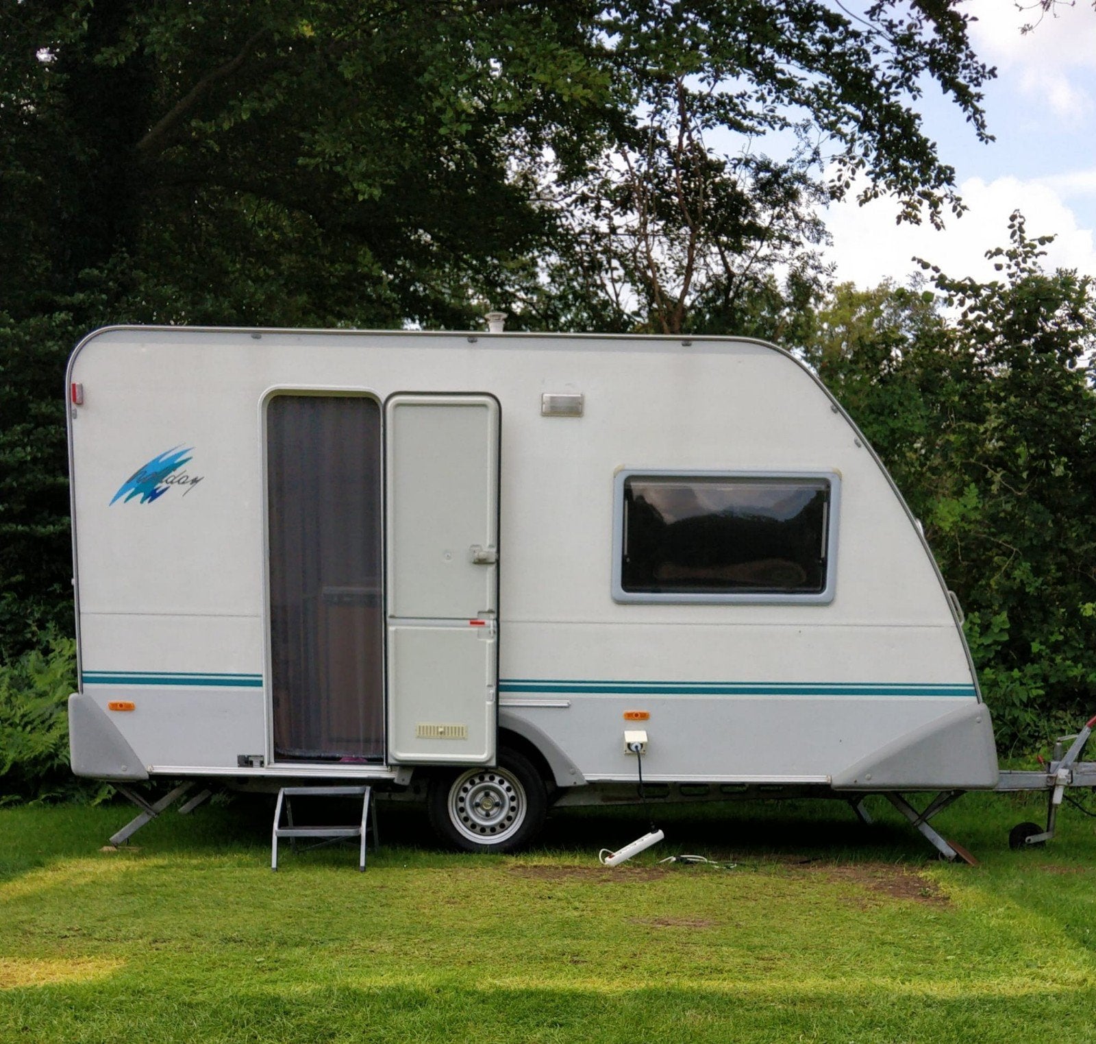 Knaus Eifelland caravan met luifel - Lichtgewicht en compact, Caravans en Kamperen, Caravans, Particulier, tot en met 3, 750 - 1000 kg