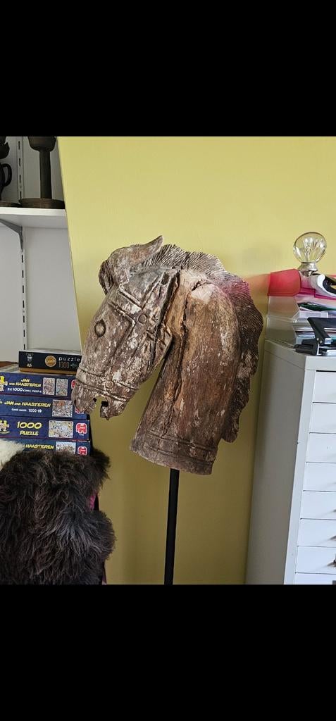 Prachtige paardenhoofd van eikenhout op sokkel,, Ophalen