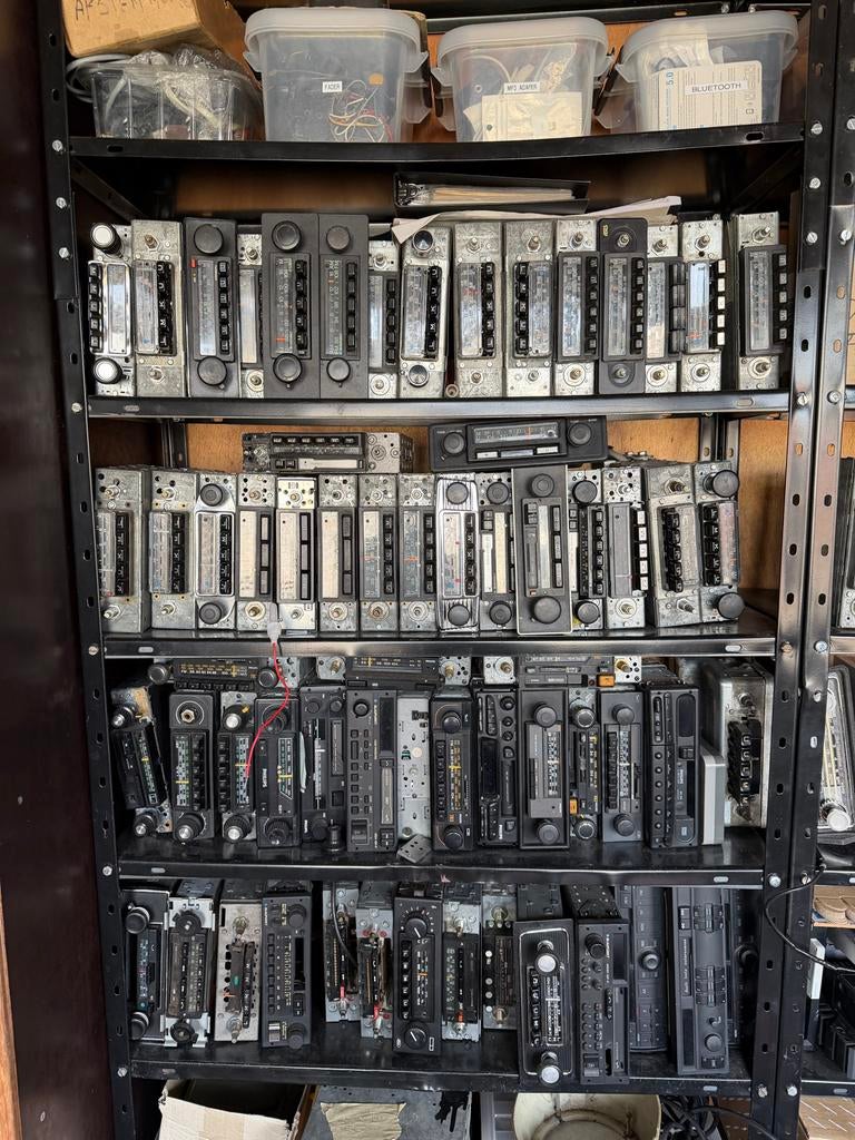 Oldtimer autoradio's en reparatie shop te koop, Ophalen, Gebruikt