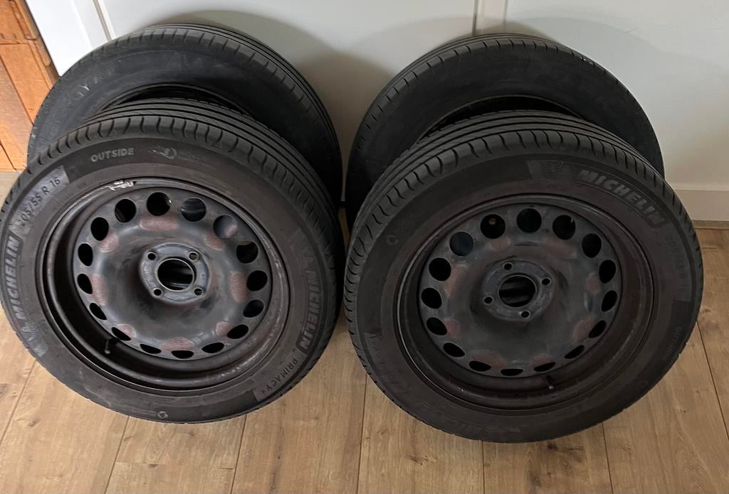 Te Koop: Michelin zomerbanden en stalen velgen 205/55 R16, Ophalen, Gebruikt
