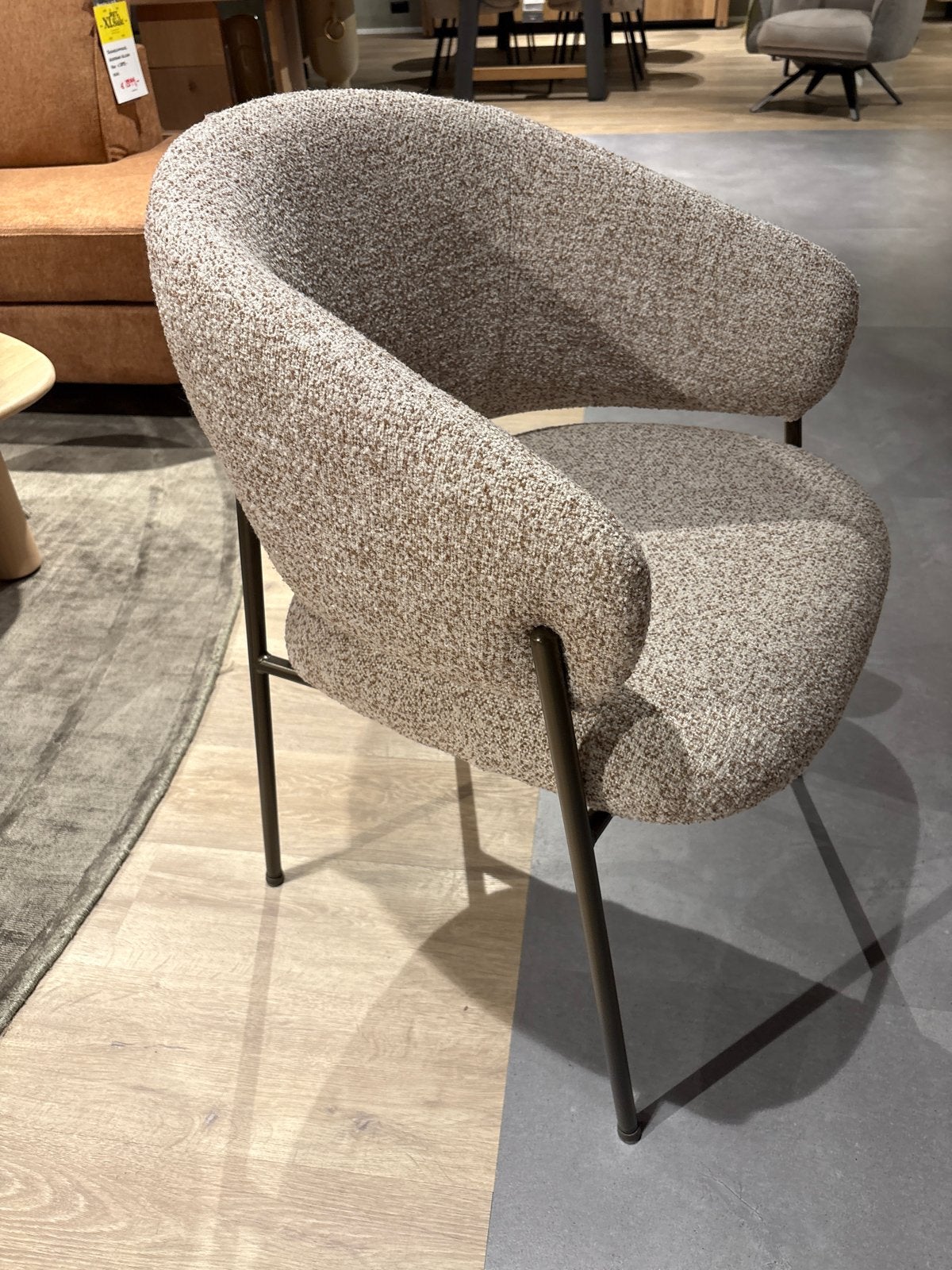 Gavin armstoel - Showroommodel - Stof Luton, Huis en Inrichting, Stoelen, Ophalen, Overige kleuren, Zo goed als nieuw, Eén