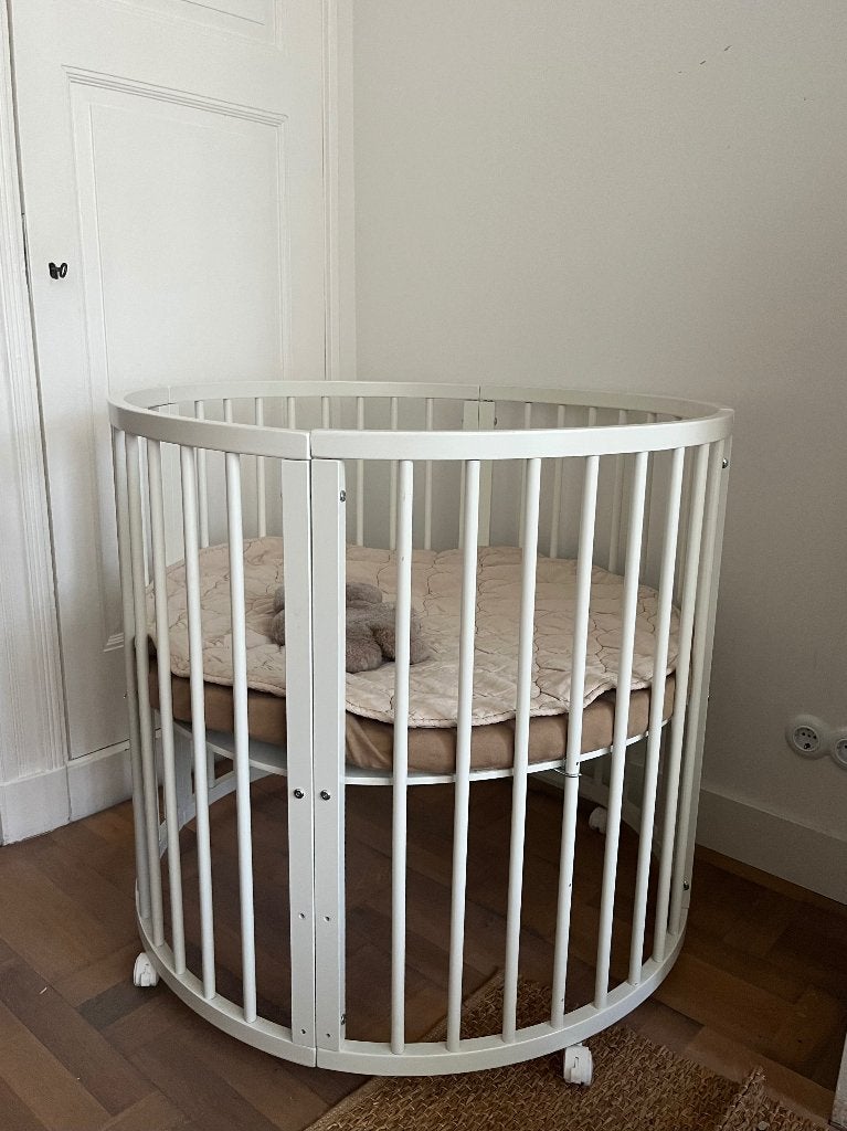 Stijlvolle, ronde witte box 90cm op wieltjes!, Kinderen en Baby's, Boxen, Ophalen, Zo goed als nieuw, Rond, In hoogte verstelbaar