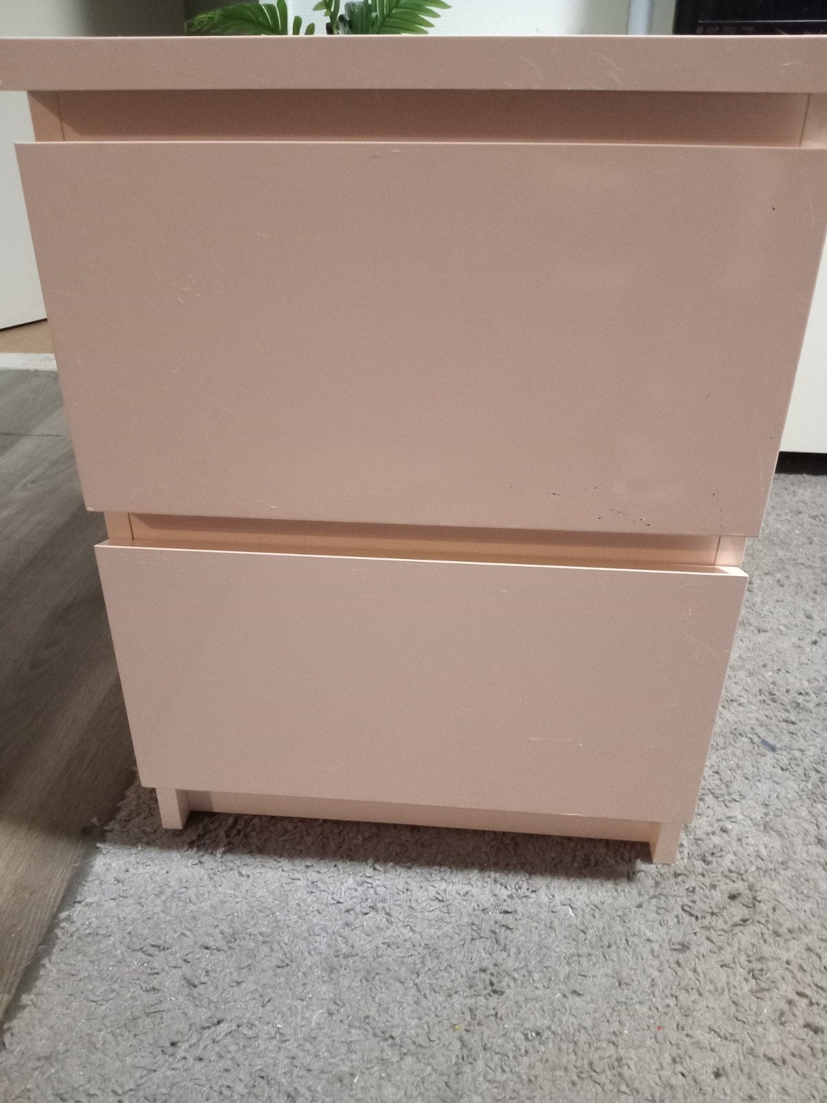 kastje nachtkastje Roze hoogglans, Ophalen, Zo goed als nieuw, Minder dan 45 cm